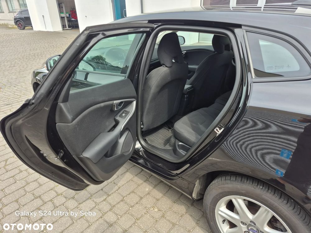 Volvo V40 D2 Inscription - 17