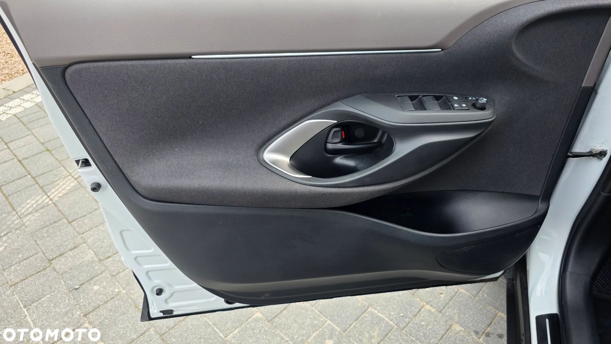 Toyota Yaris Cross Hybrid 1.5 Executive - 25