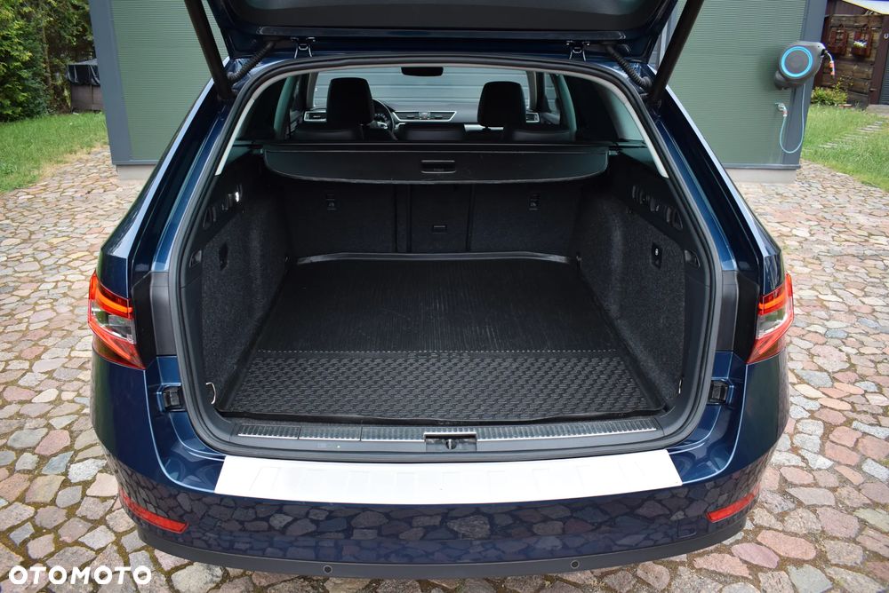 Skoda Superb 2.0 TDI 4x4 DSG Premium Edition - 28