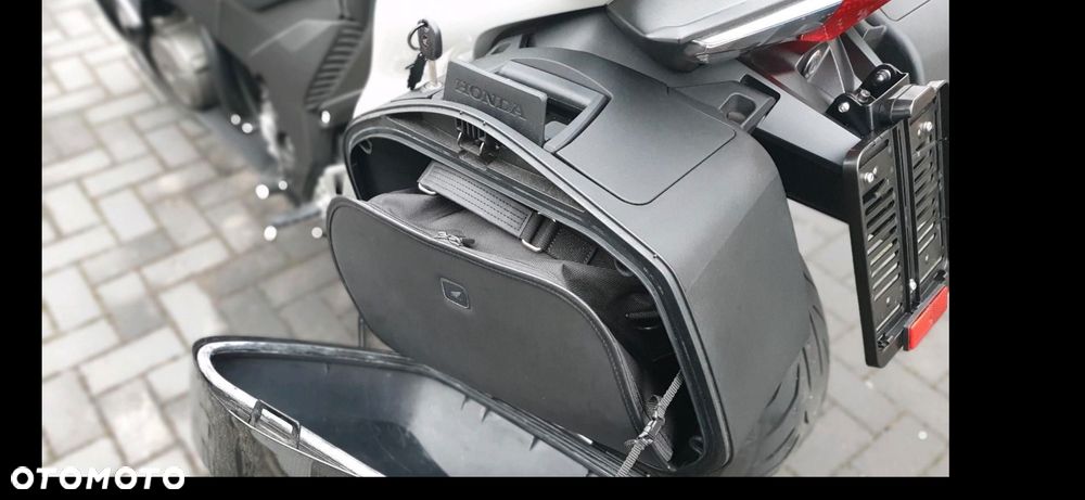 Honda VFR - 24