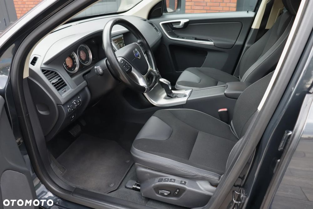Volvo XC 60 D3 Momentum - 18