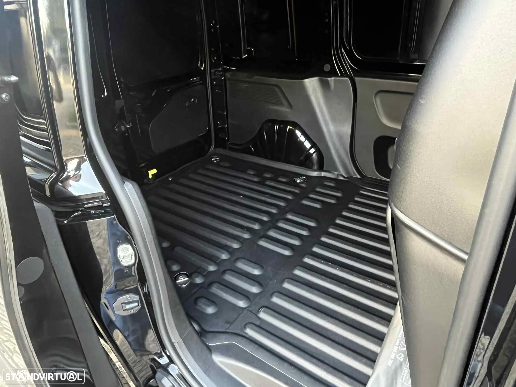 Peugeot Partner Premium Standard 1.5 BlueHDi 130cv - 17