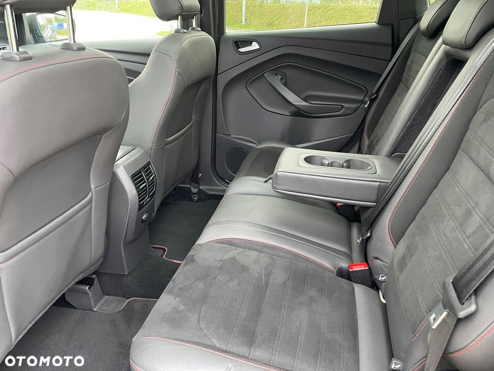 Ford Kuga 1.5 EcoBoost 2x4 ST-Line - 19