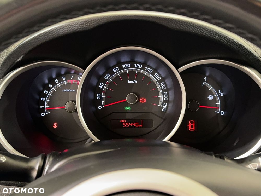 Kia Venga - 22