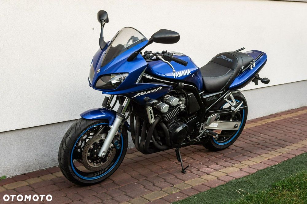 Yamaha FZS - 6