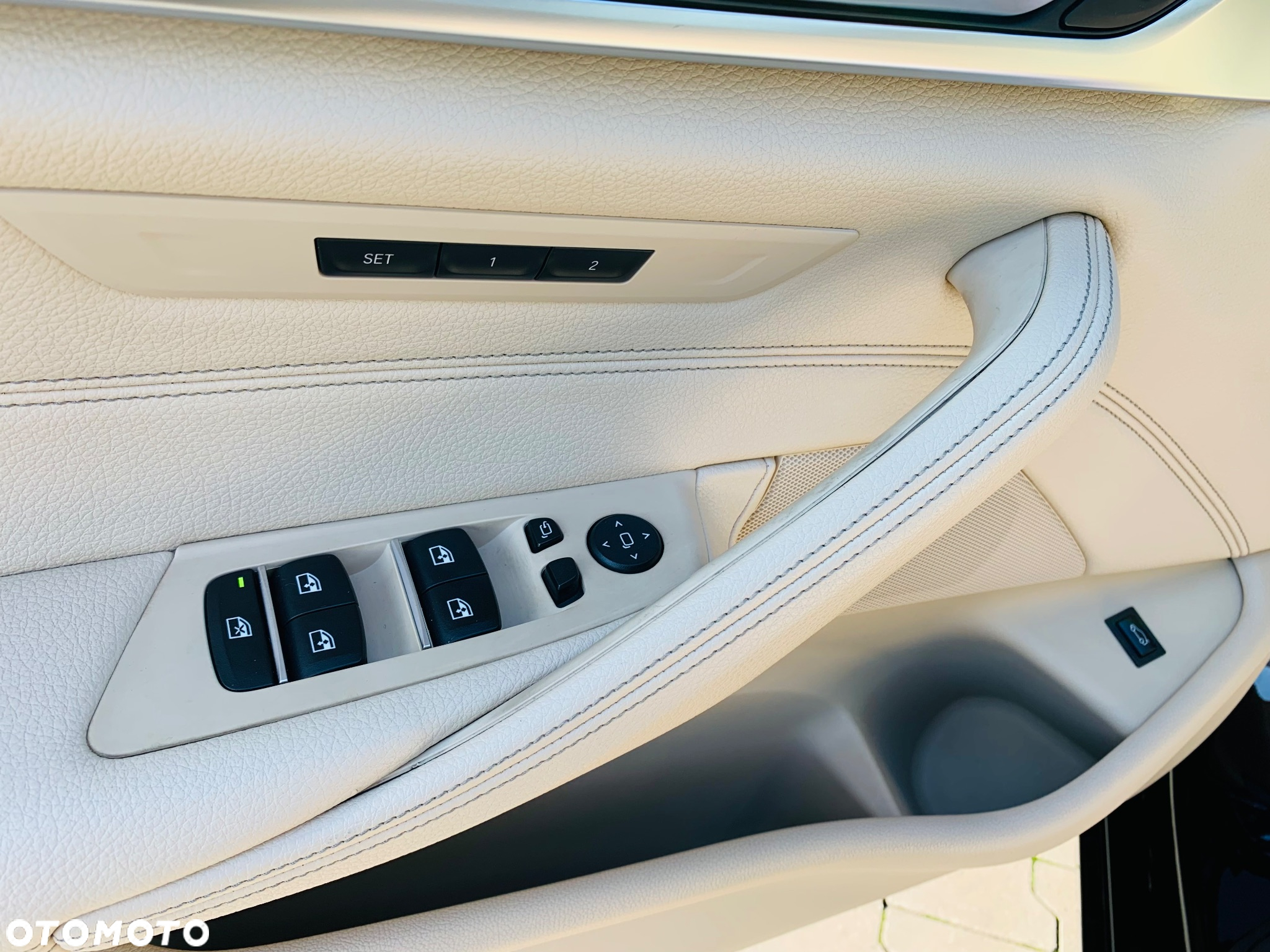 BMW Seria 5 530i GPF xDrive Luxury Line - 38