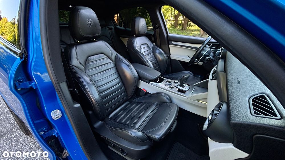 Alfa Romeo Stelvio 2.0 Turbo TI Q4 - 25