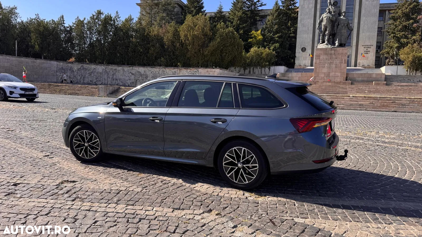 Skoda Octavia Combi 2.0 TDI DSG Clever - 2