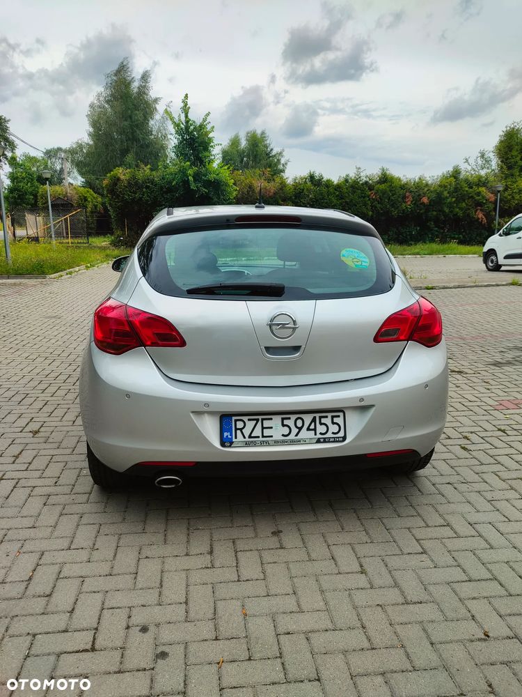 Opel Astra 1.4 Turbo - 4