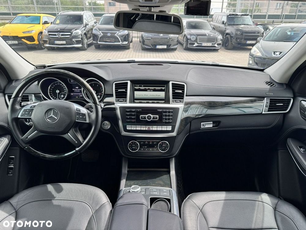 Mercedes-Benz GL 500 4Matic (BlueEFFICIENCY) 7G-TRONIC - 17