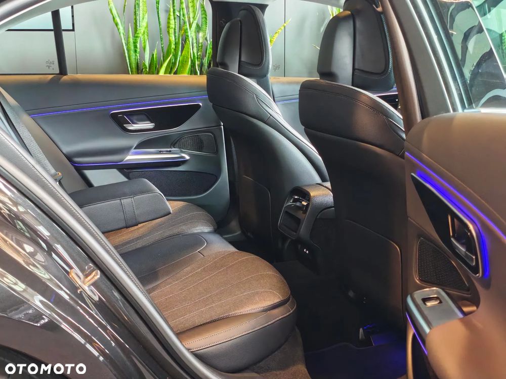 Mercedes-Benz Klasa E 220 d mHEV Avantgarde 9G-Tronic - 12