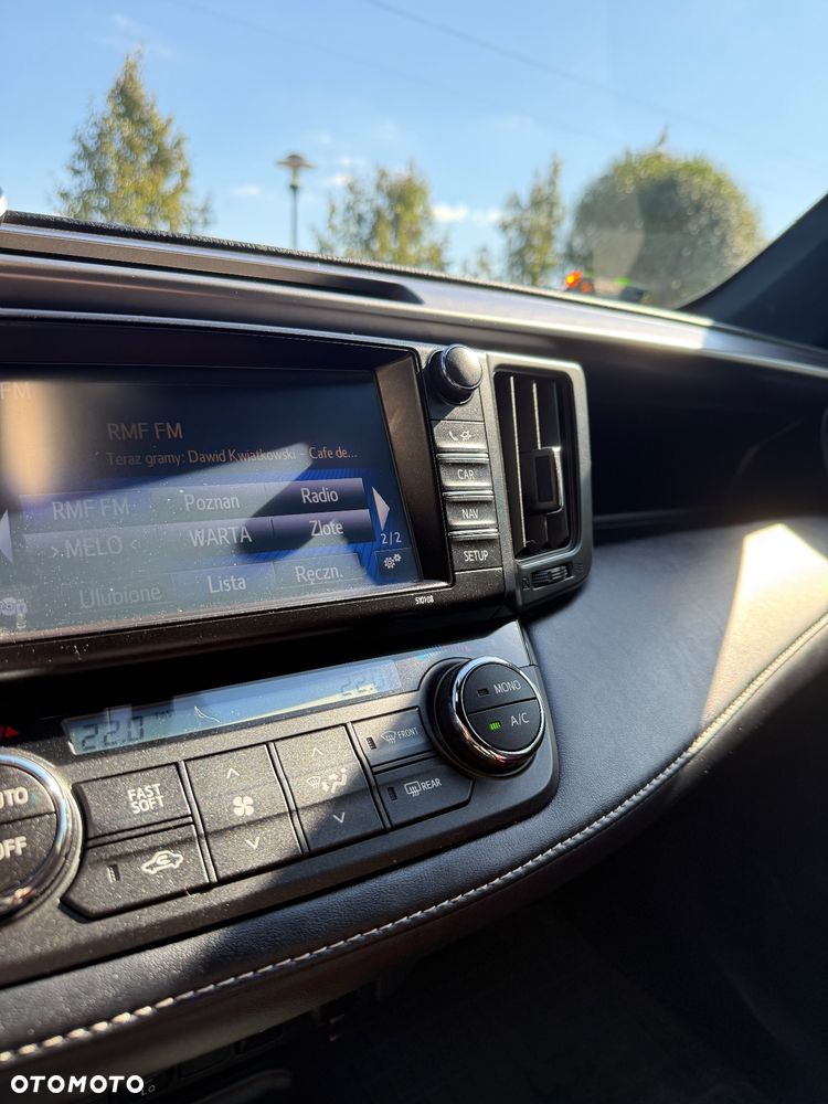 Toyota RAV4 Hybrid Premium 4x2 - 23