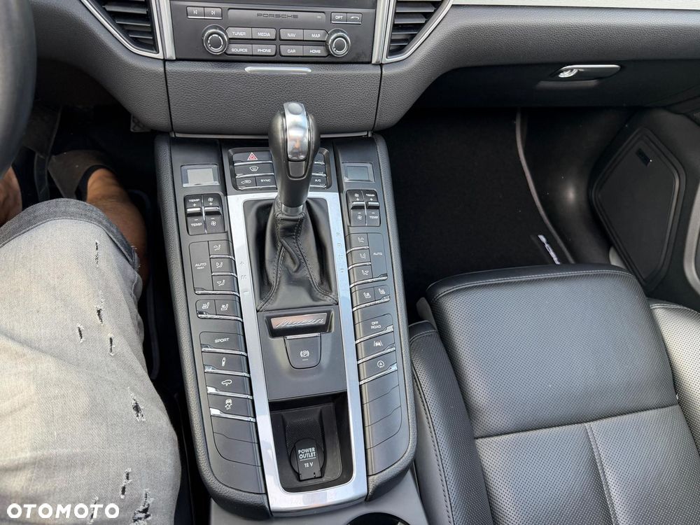 Porsche Macan S - 33
