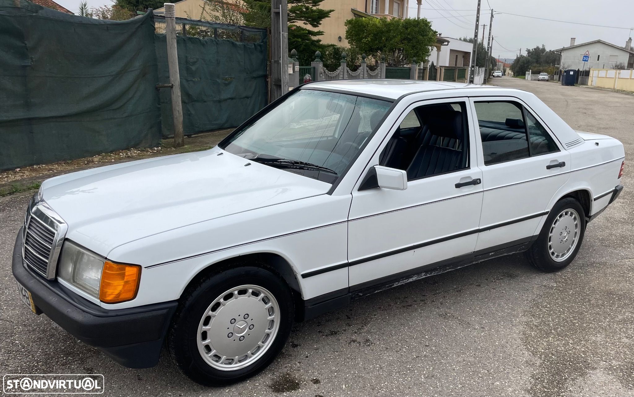 Mercedes-Benz 190 - 1