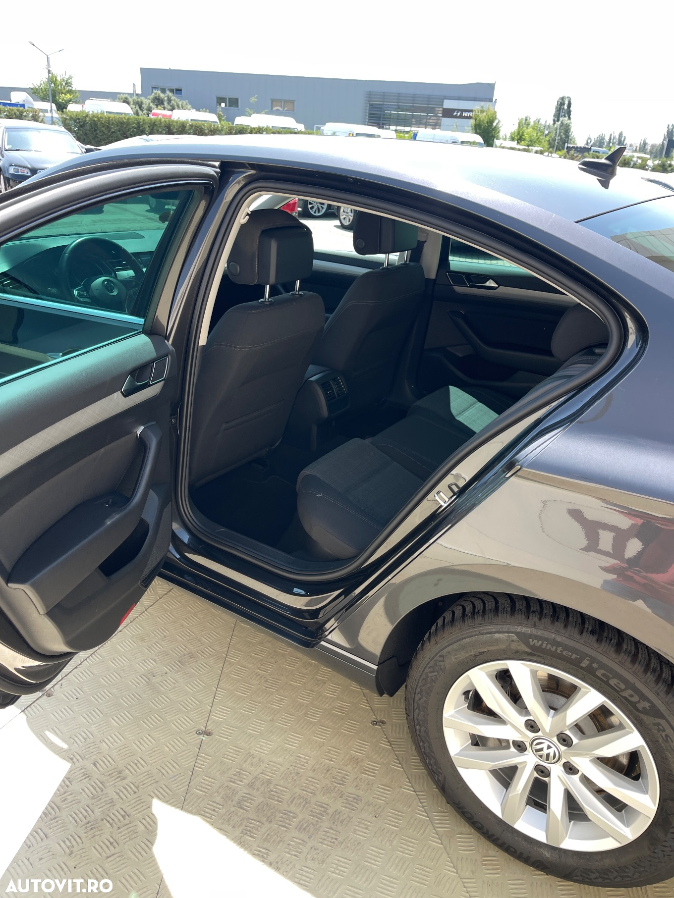 Volkswagen Passat - 27