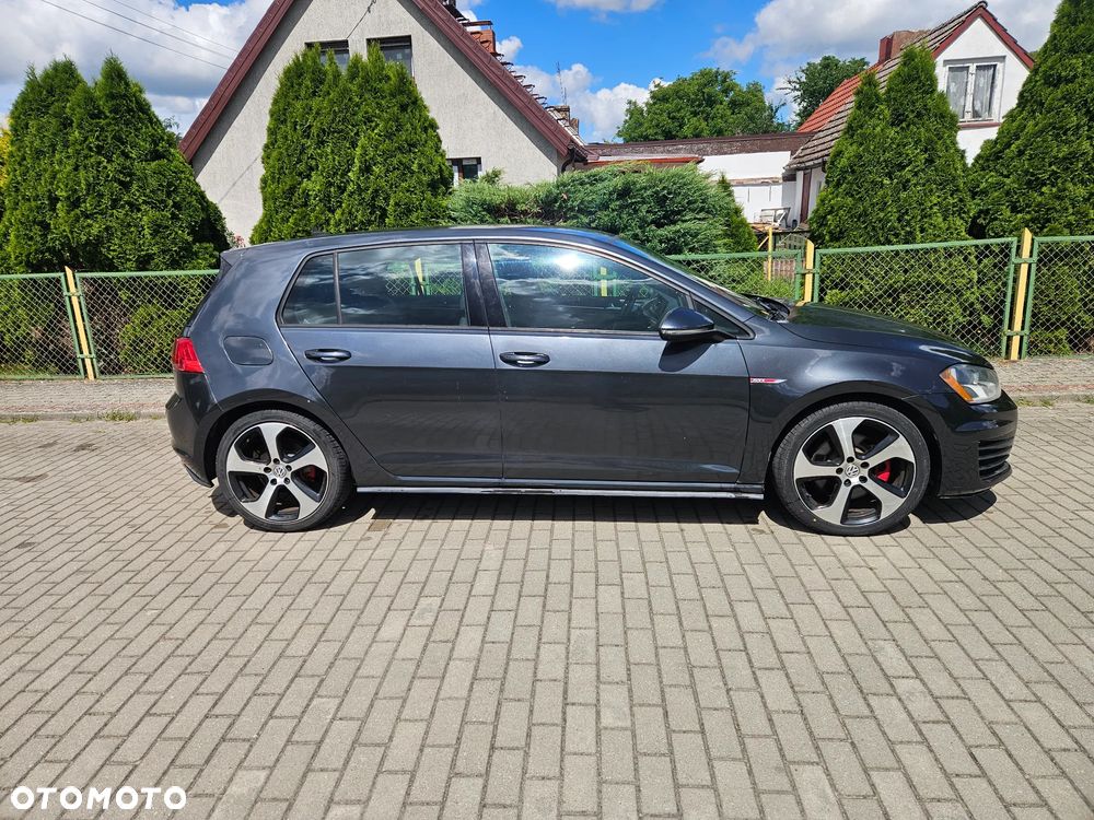 Volkswagen Golf GTI (BlueMotion Technology) DSG - 11