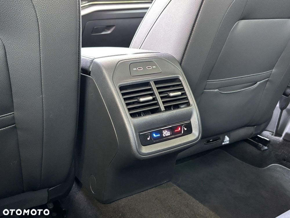 Skoda Superb 2.0 TDI SCR L&K DSG - 24