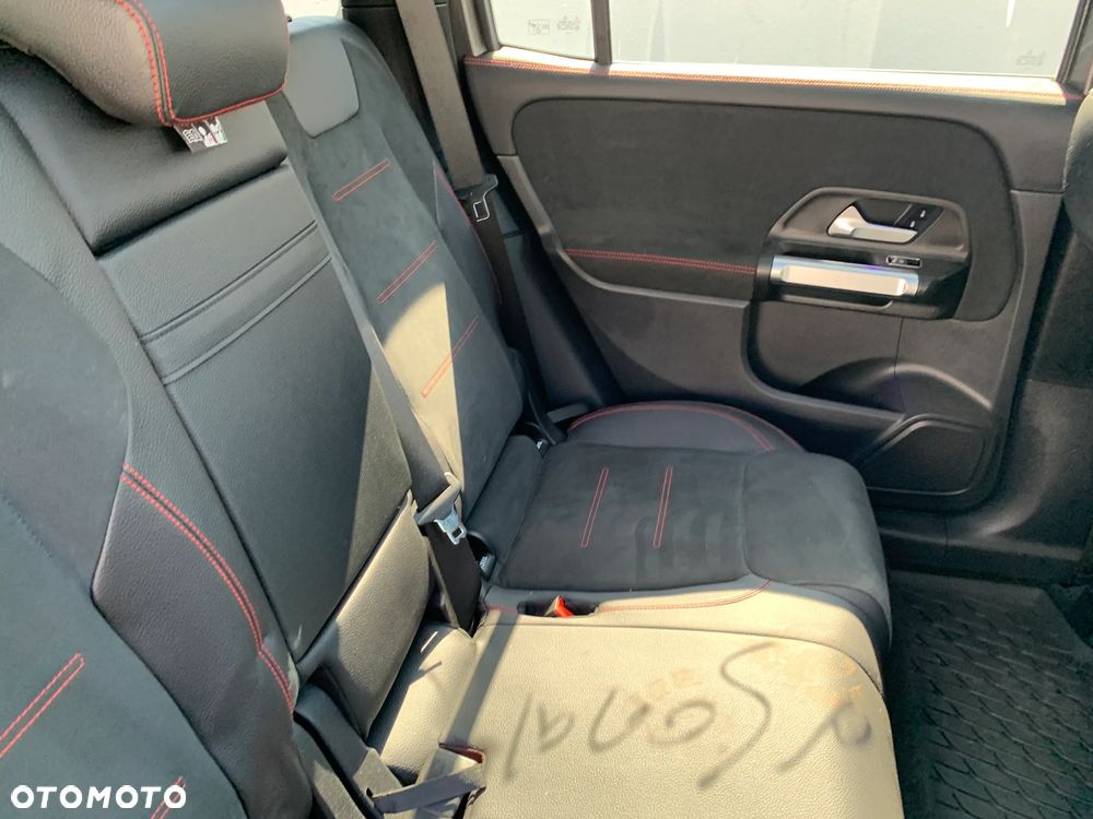 Mercedes-Benz GLB 250 4-Matic 8G-DCT - 15