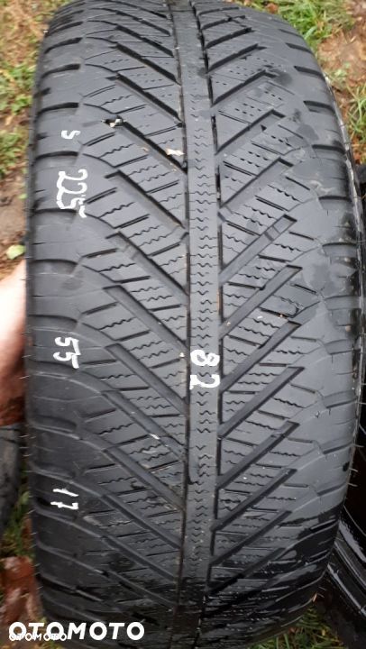 Goodyear 225/55/17 nr 82 - 1