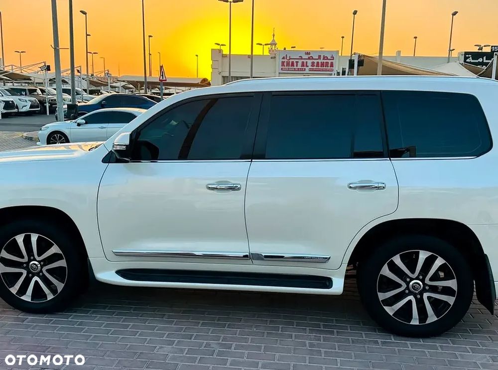 Toyota Land Cruiser - 3
