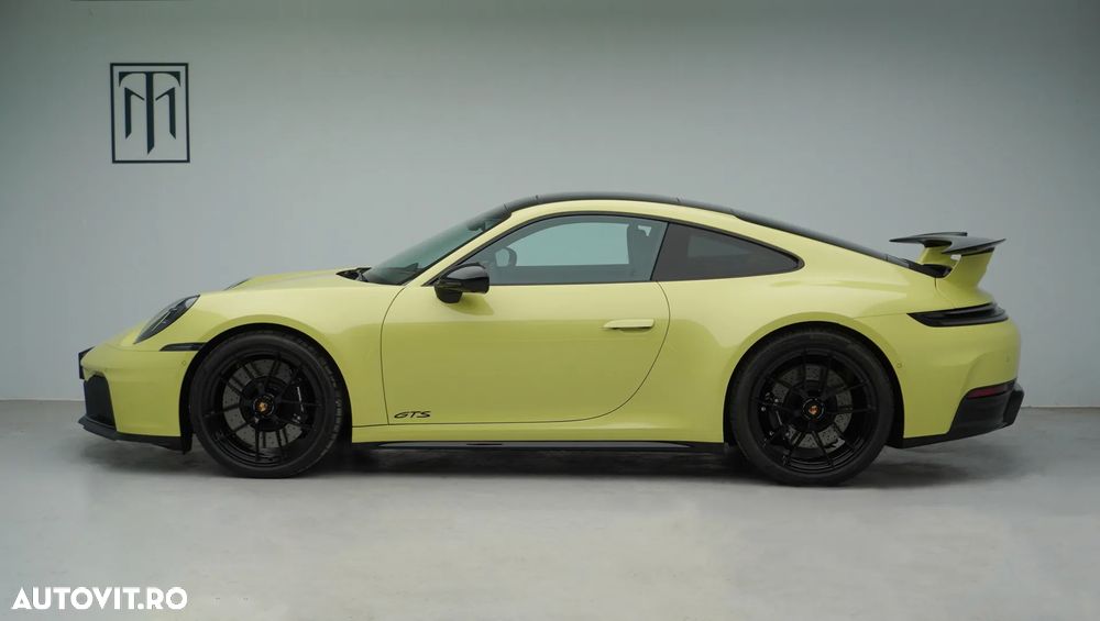 Porsche 911 Carrera 4 GTS PDK - 8