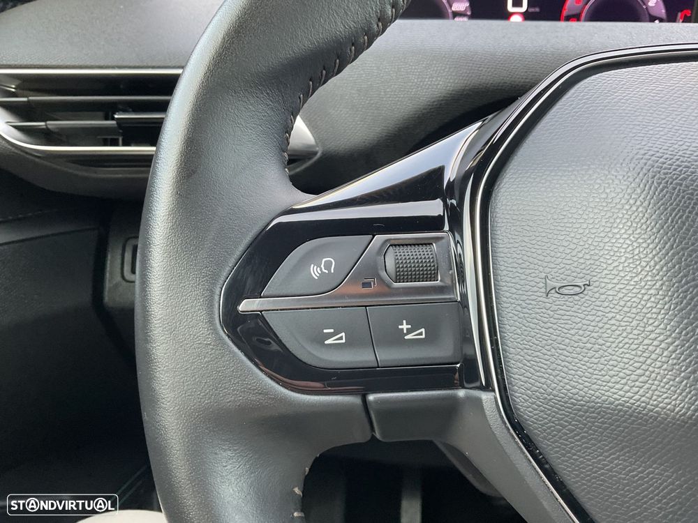 Peugeot 3008 1.2 PureTech Allure - 37