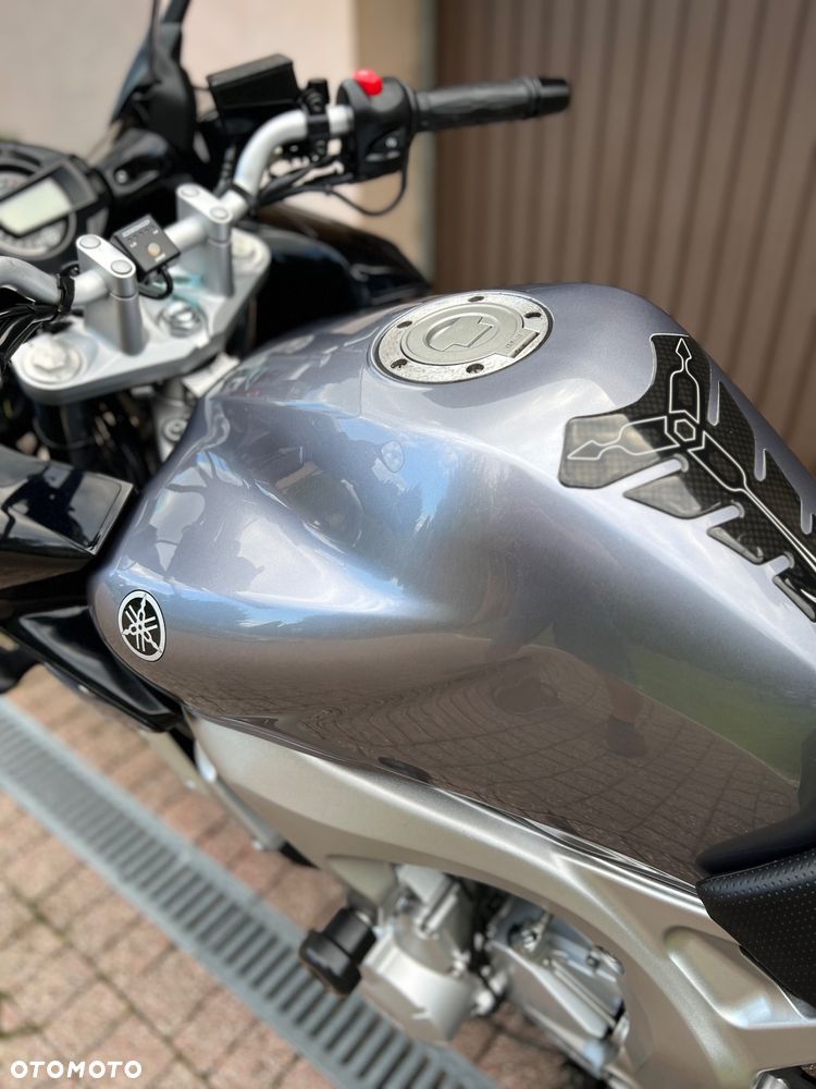 Yamaha FZ6 - 8