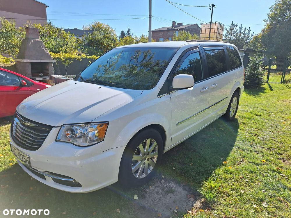 Chrysler Town & Country - 20