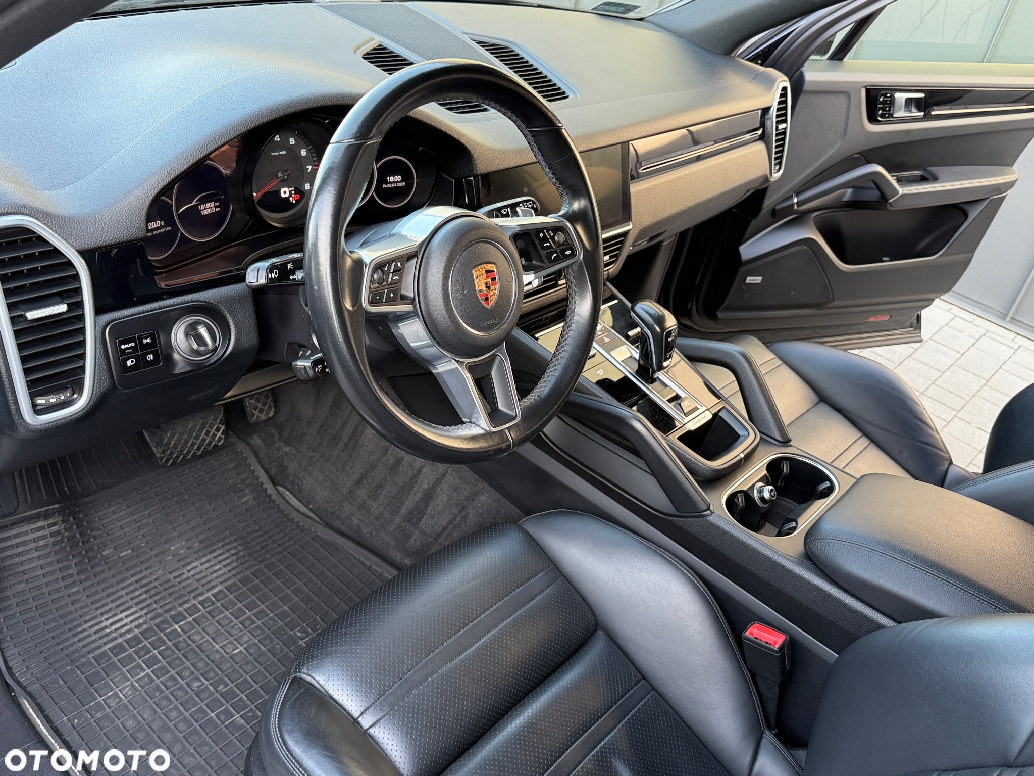 Porsche Cayenne Standard - 28