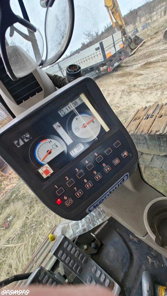 Hitachi ZX225USLC - 10