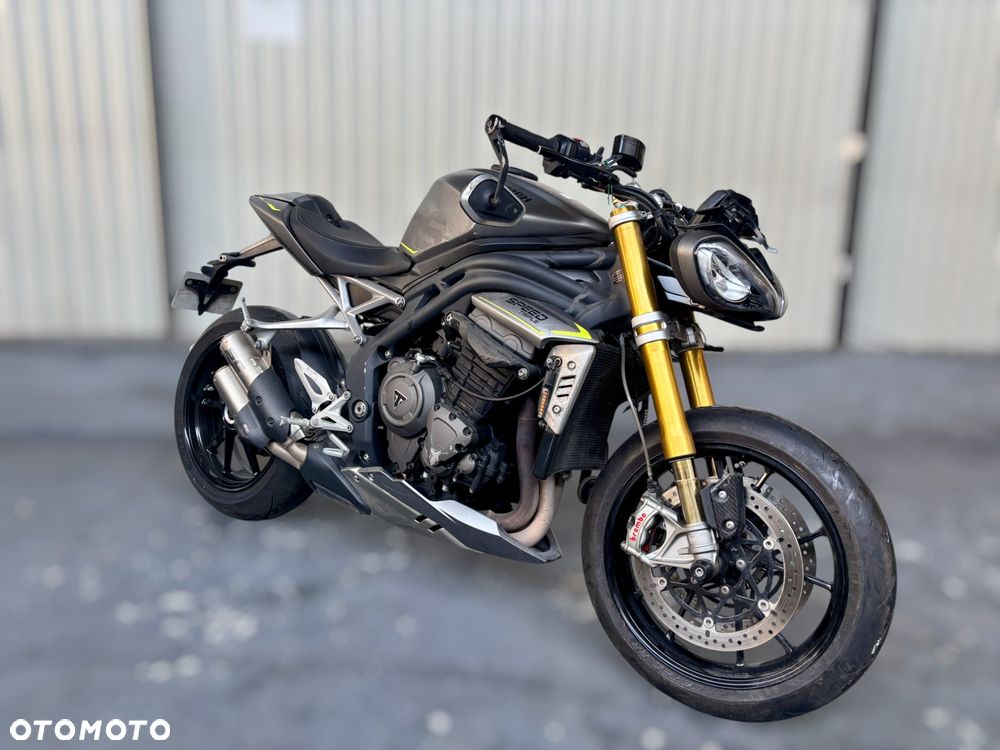 Triumph Speed Triple - 1