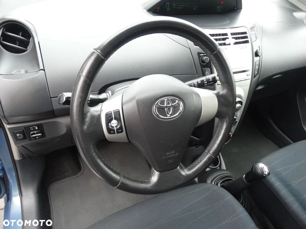Toyota Yaris 1.3 VVT-i Cool - 11