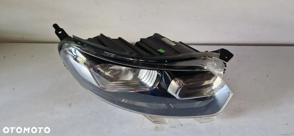 Lampa przód prawa Citroen Jumpy III 3 - 4