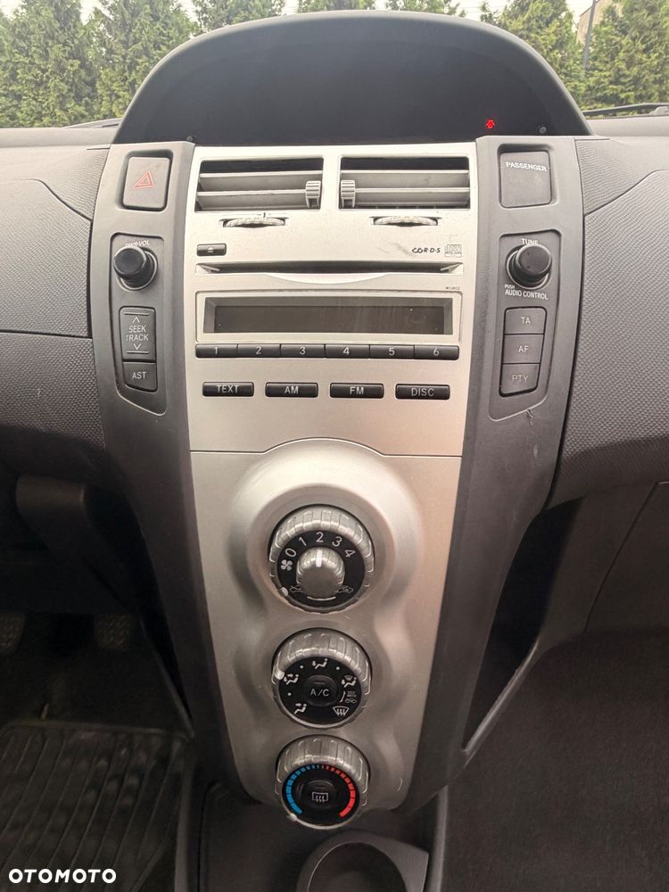 Toyota Yaris 1.0 VVT-i - 31