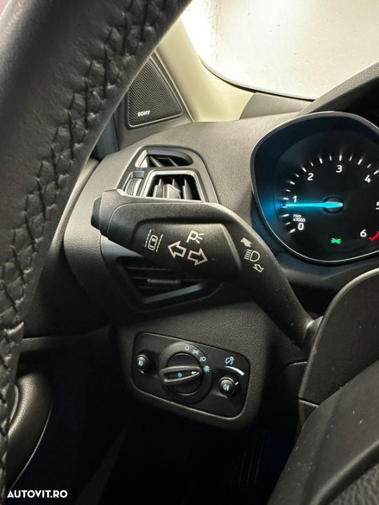 Ford Kuga 2.0 TDCi 4WD Powershift Titanium - 37