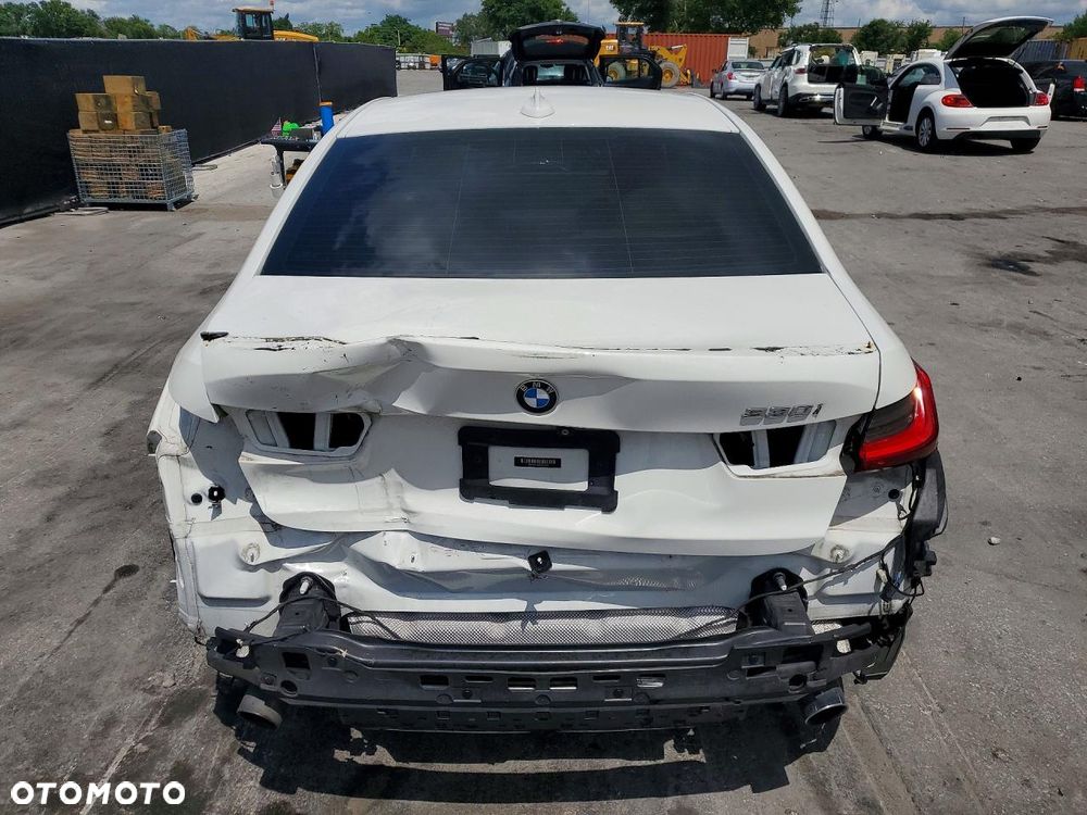 BMW Seria 3 330i - 7