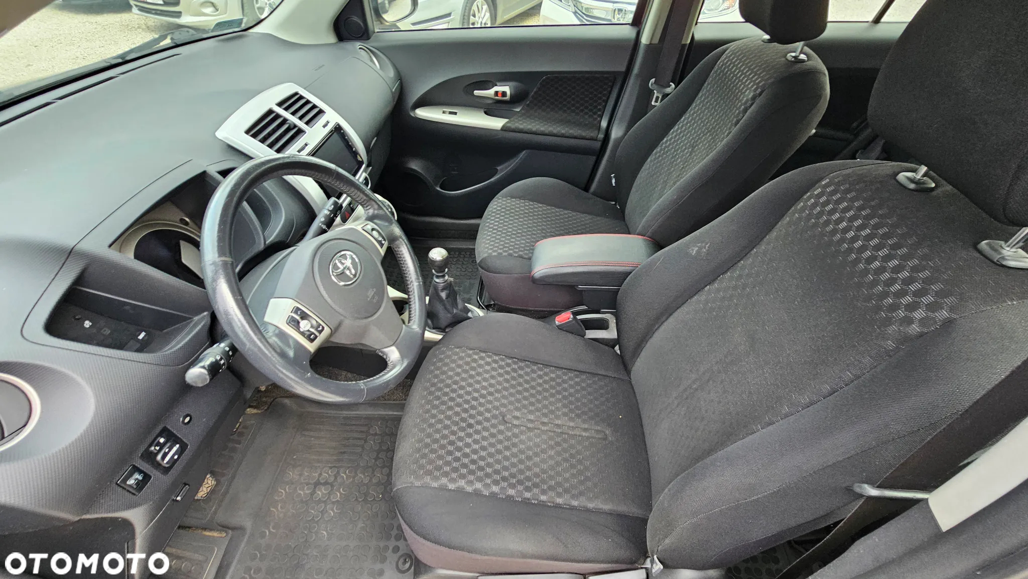 Toyota Urban Cruiser 1.33 Sol EU5 - 13