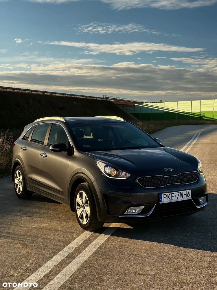 Kia Niro 1.6 GDI Hybrid L - 2