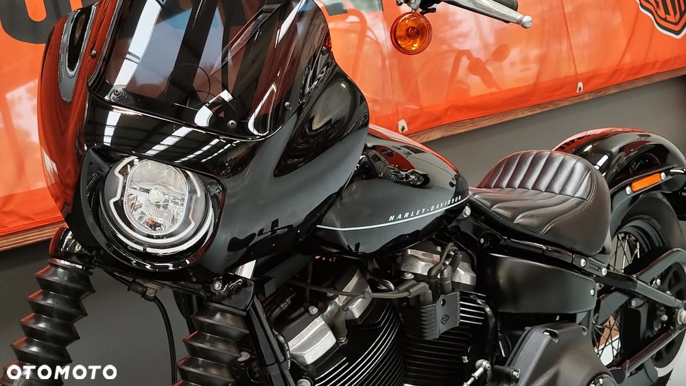 Harley-Davidson Softail Street Bob - 22