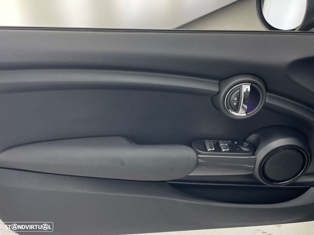 MINI Cabrio Cooper D - 16