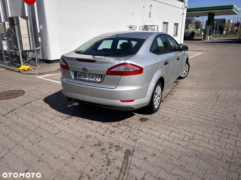 Ford Mondeo 2.0 TDCi Ambiente - 8
