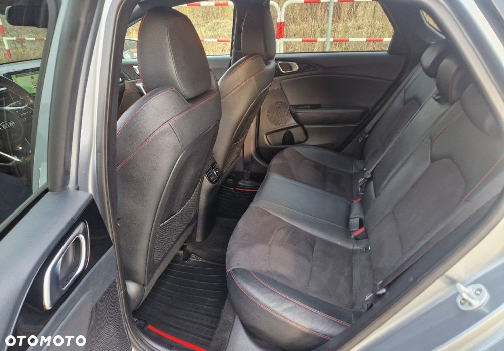 Kia ProCeed 1.6 T-GDI GT - 28