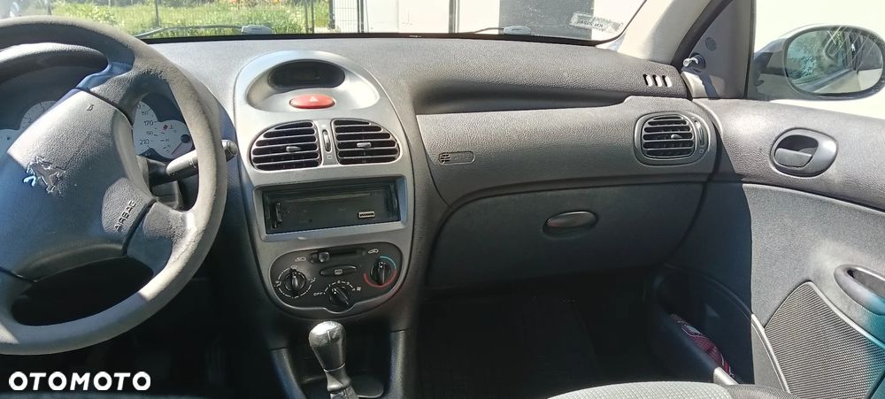 Peugeot 206 1.1 XR Presence - 6