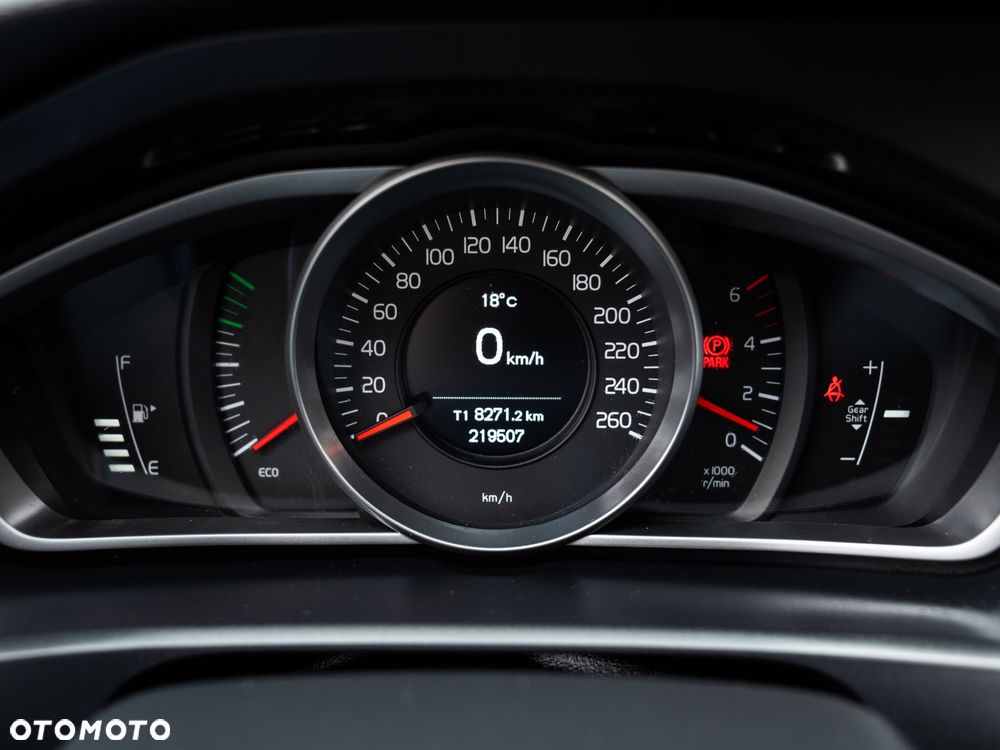 Volvo V40 D2 - 33