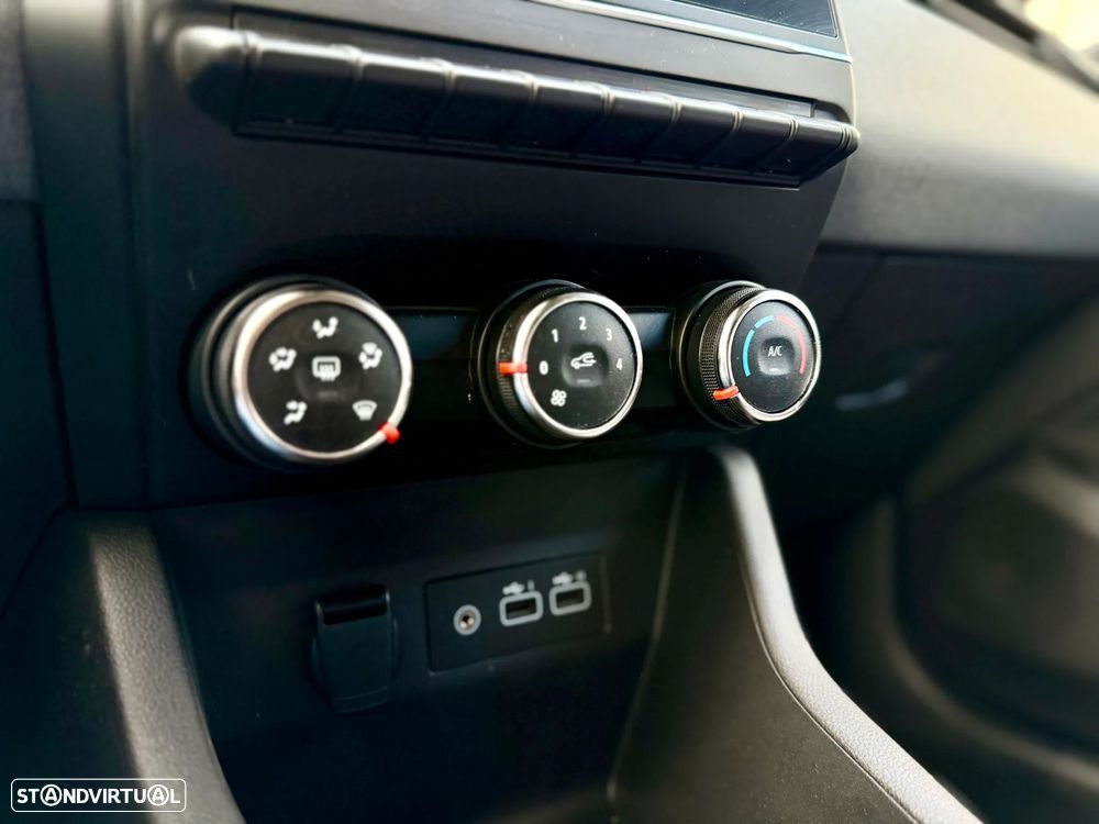 Renault Clio 1.0 TCe Evolution - 24