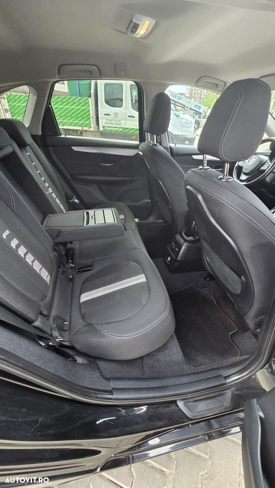 BMW Seria 2 216d Aut. Sport Line - 8