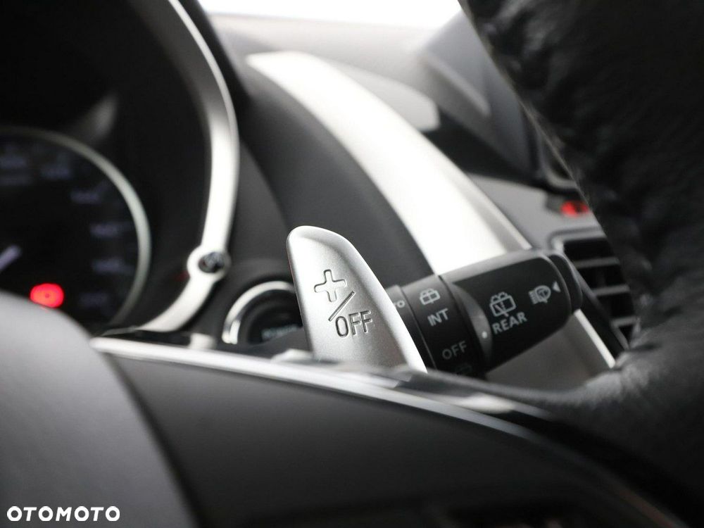 Mitsubishi Eclipse Cross - 32