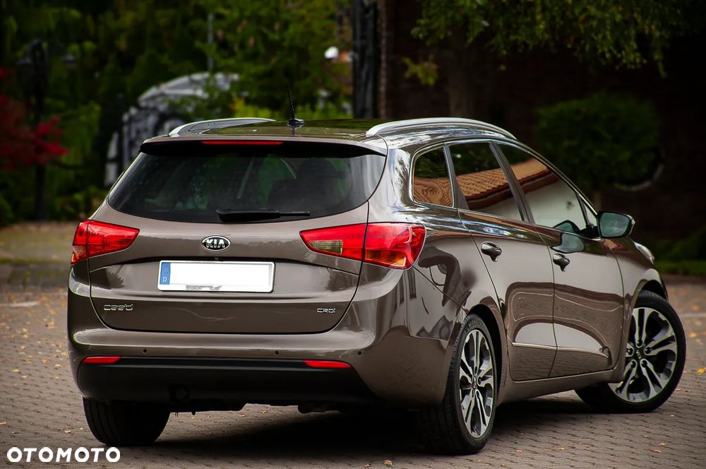 Kia Ceed 1.6 CRDi 128 ISG Platinum Edition - 12