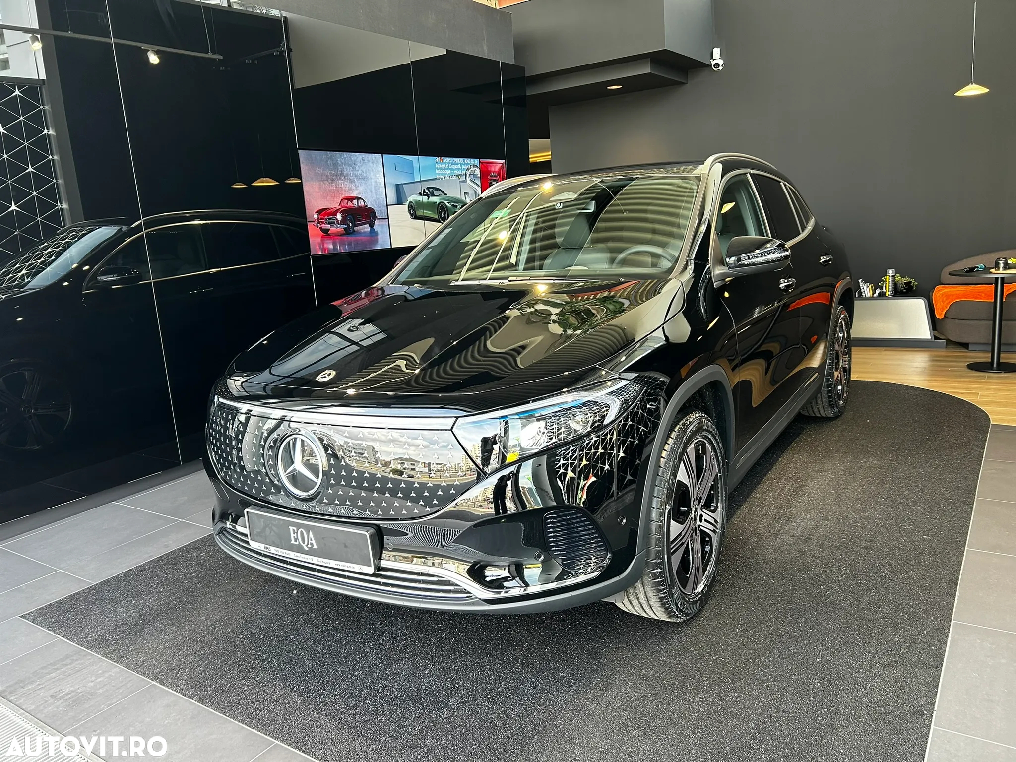 Mercedes-Benz EQA 300 4MATIC - 3