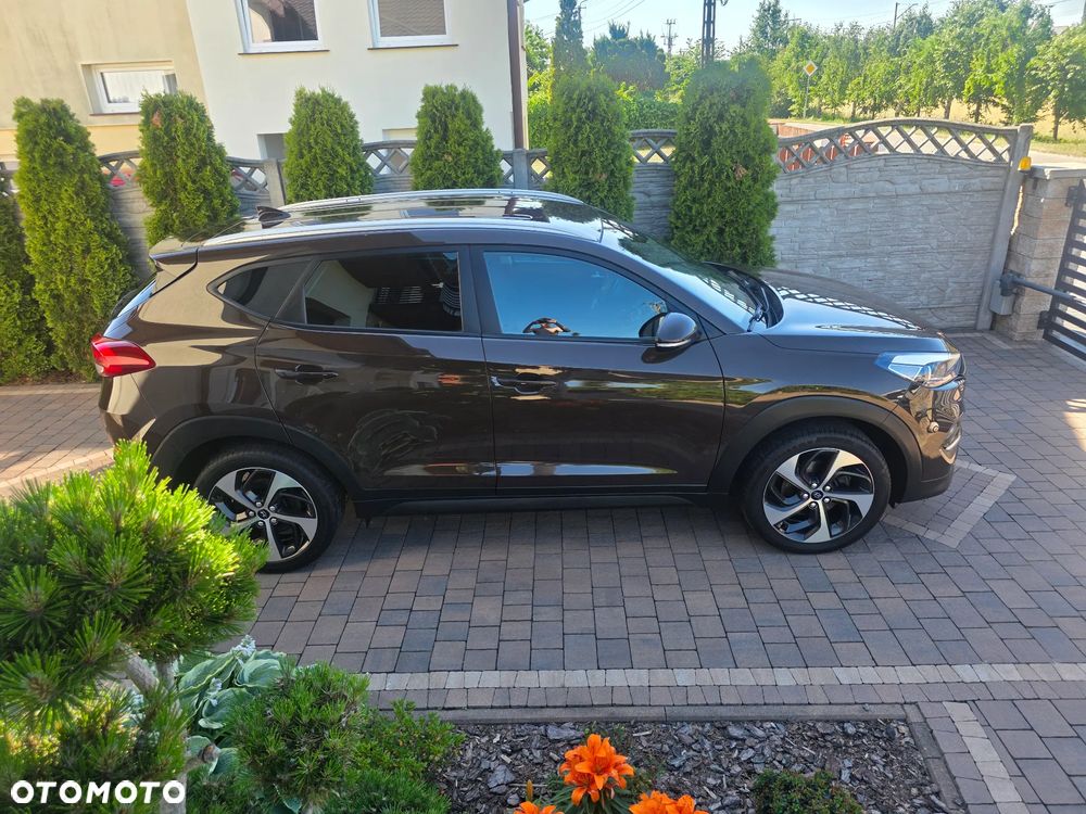 Hyundai Tucson blue 1.7 CRDi 2WD Intro Edition - 24
